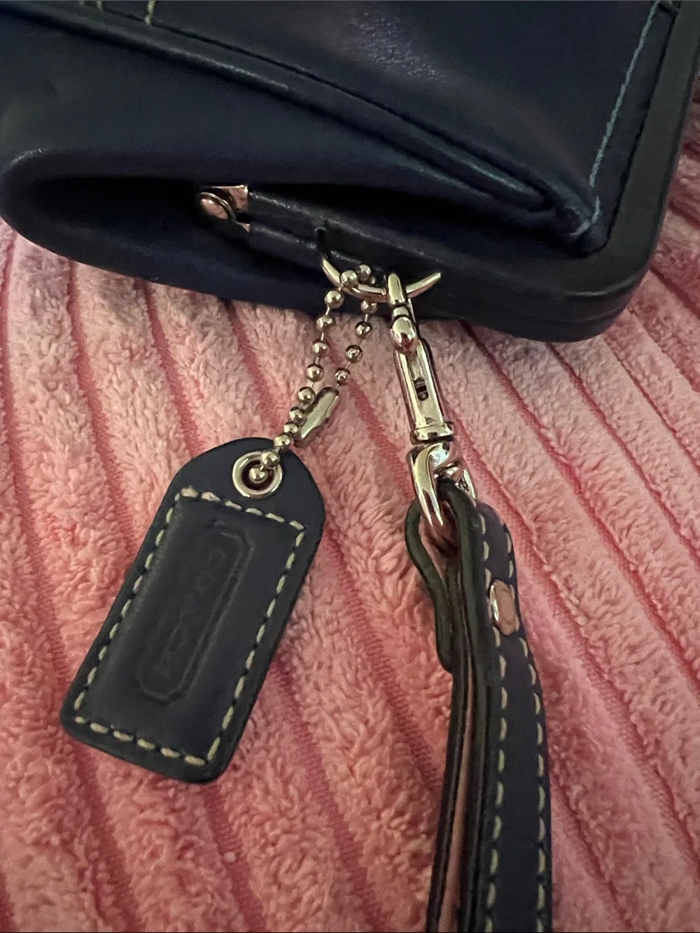 Coach Soho Navy Leather Kiss-Lock Clutch Wristlet - VINTAGE Y2K